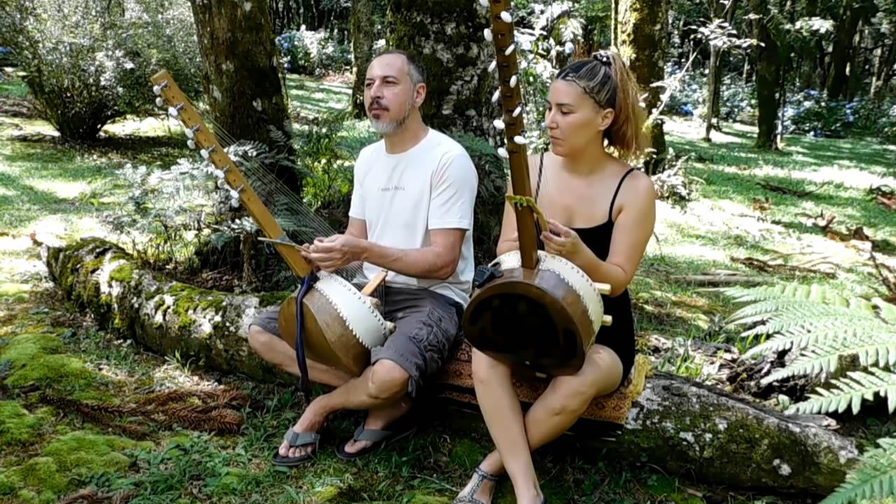 CIRCULOS INVISIBLES, Musica a duo con arpas africanas - Kamele Ngoni - #yogamusic